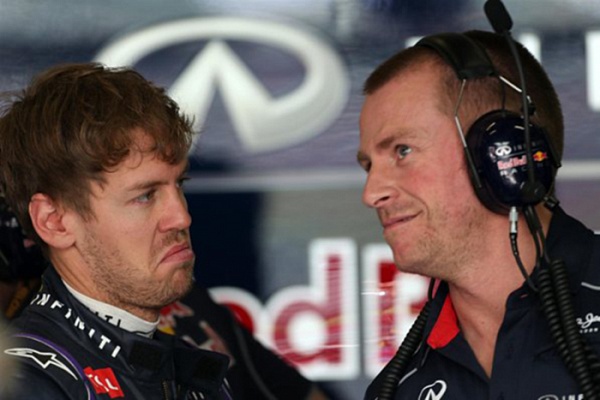 Гран При Китая 2013г. Пятница 12 апреля первая практика Себастьян Феттель Red Bull Racing