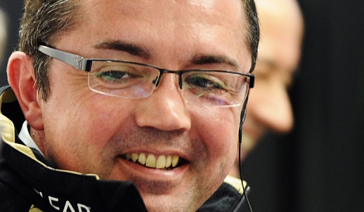 Босс  «Лотуса» Эрик Булье заявил, что пилот его команды Кими Райкконен продолжит оказывать давление на лидера чемпионата Себастьяна Феттеля.