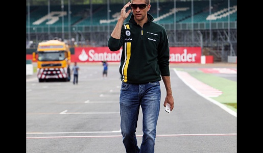 Петров цепляется за Катерхэм