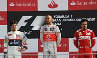 Гран При Италии 2012 г. Воскресенье 9 сентября гонка Серхио Перес Sauber F1 Team, Льюис Хэмилтон Vodafone McLaren Mercedes и Фернандо Алонсо Scuderia Ferrari