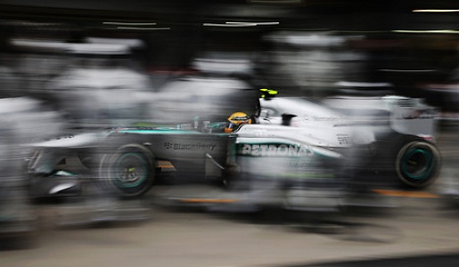 Пилот «Мерседеса» Льюис Хэмилтон