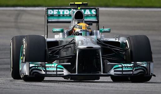 Пилот «Мерседеса» Льюис Хэмилтон заявил о том, что его команда рассчитывает улучшить работу с резиной «Пирелли» с началом европейской части сезона