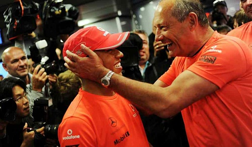 Хэмилтон послал на --- Денниса