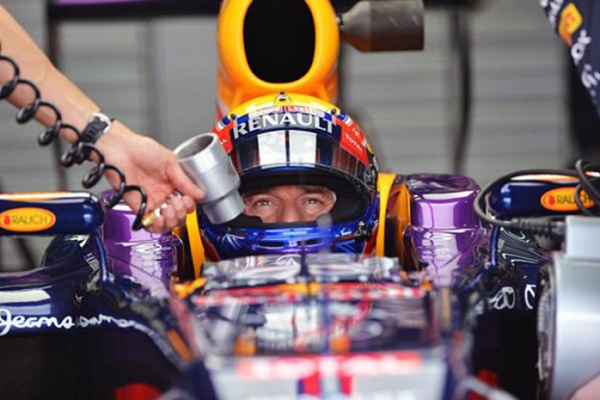 Гран При Малайзии 2013г. Пятница 22 марта вторая практика Марк Уэббер Red Bull Racing