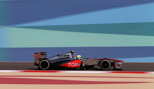 Пилот «Макларена» Серхио Перес признался, что поддержка команды помогает ему справляться с прессингом.