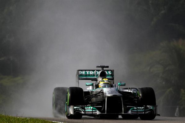 Гран При Малайзии 2013г. Суббота 23 марта квалификация Нико Росберг Mercedes AMG Petronas