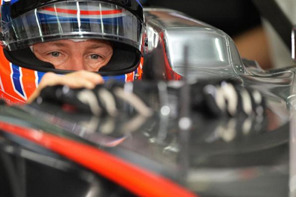 Гран При Бахрейна 2013г. Пятница 19 апреля первая практика Дженсон Баттон Vodafone McLaren Mercedes