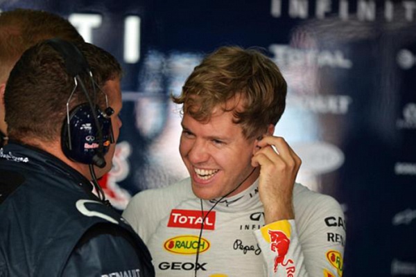 Гран При Бахрейна 2013г. Пятница 19 апреля первая практика Себастьян Феттель Red Bull Racing